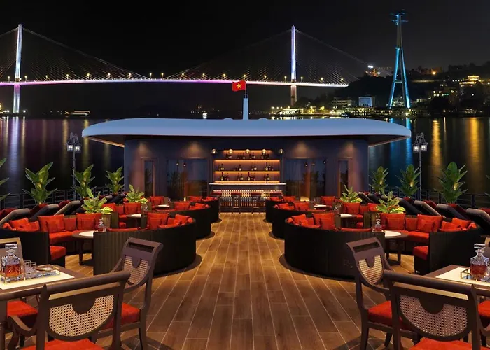 Cycad Grand Cruise Bateau-hôtel *